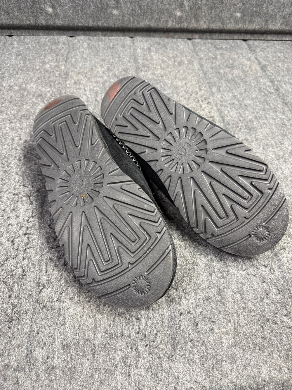 UGG Black Suede Men’s Slip-On Moccasin - Picture 7 of 9